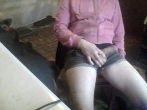 Shemale Trans masturbates penis on webcam.