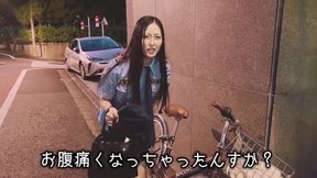 婦警お漏らし!?不審者に説教中、ガマン限界を超えてしまう女警察官ドラマ ｜おしがま,素人,日本人,無修正,おもらし,おしっこ,尿,野外,個撮,コスプレ,警察,美脚,手コキ,射精,フェラ失禁ぶっかけ顔射