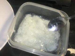 Chocolate pudding with 10 loads cum sauce