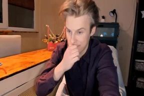 homosexual Office Employee Wanking His ten-Pounder And Displaying His wazoo On web cam