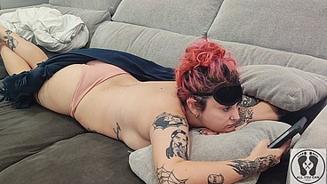HORNY BOY IN COUPLE ROUTINE IGNORE FETISH SLEEPY GIRLFRIEND