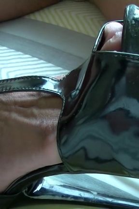 Threesome with hot Thai girl!