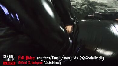 ASS SO FAT, it ripped through the new latex full body suit! Watch how a slutty cat woman fucks!