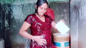 Jija ji ne apne choti sali ki virgin pussy milte hi uski pussy ros nikal diya,pussy ros piya jija ji ne guder ros yammy...