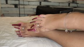 AlluringClaws flaunting her nails