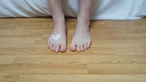 My hand to foot cream rub