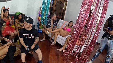 Pré aquecimento para o Carnated 2023 o Casal Brazil começou a putaria em carnaval sempre vale tudo