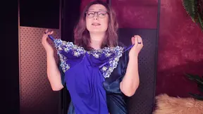 Curvy mature mom in blue lingerie tries on haul