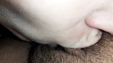 My girlfriend makes my pussy gush while she eats me out from her knees