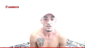 magrinho dotado batendo punheta e contando sobre suas mais loucas aventuras sexuais