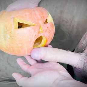 Guy fucks pumpkin on Halloween - girlz .pro - alexmilton