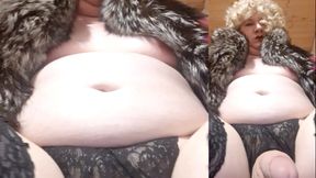 Mature Transfurbitch in Stockings and Silverfoxfurcoat