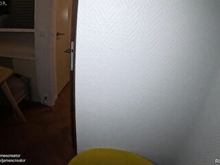 Une Locataire Au Gros Cul Trompe Son Mec, Baisée En Anal Par l&#039;Ami De Son Propriétaire d&#039;Airbnb !!!