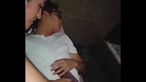 Broma Alejandro escansa