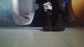 Guy tied her legs and opens her tight ass