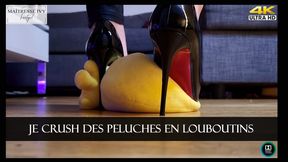 Je crush des peluches en louboutins 4K