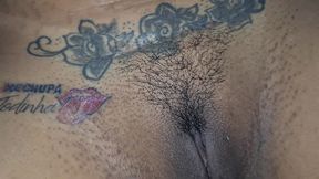 pos academia com a bucetinha suadinha gozando dentro