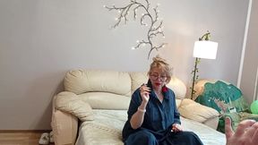 Mature ladies also like to masturbate. The shooting process...))