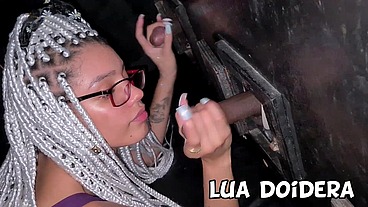 Fiz 6 machos gozarem pelo gloryhole na festa de swing com Corno Jr Doidera me comendo e ainda brinquei e chupei com varias outras picas