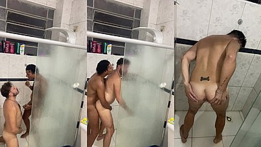 Macho se encantou com o penes do flanelinha e levou o dotado pra casa.