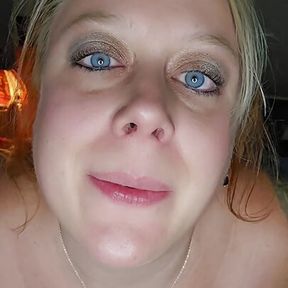 Milf cums squirting