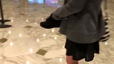 Barefoot walking in Fishnets