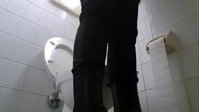 Pee in a very cold bathroom early winter day 4K