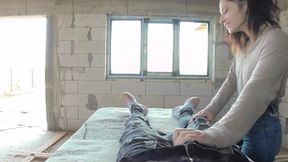 Construction couple welcomes slutty and sticky at work