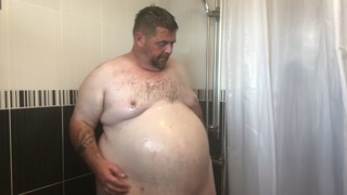 Superchub 550lbs taking a shower