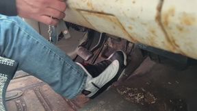 Sneaker pedal pump plus 2 sneaker bate scenes