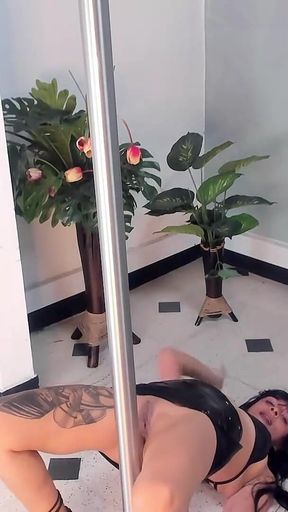 Dancing Sex Naked Show Pussy