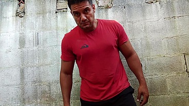 YURI GAÚCHO - BRAZILIAN BEAR HANDJOB CUMLOAD