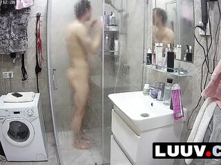 LUUV. A quick shower previous to rencounter a girlfriend