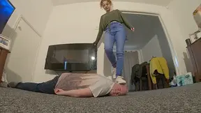 New Girl Trampling In Sneakers FLOOR CAM