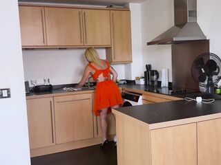 Housewife on Heat: the Gardener's Award Ft Robyn & Tatman Quinn (4k)