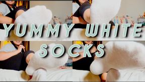 YUMMY WHITE SOCKS