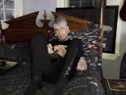 Leon Cosplay - Playing Resident Evil