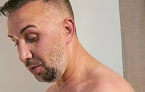 Late nut encounter, Sofi Ryan, Keiran Lee