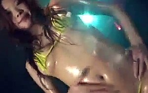 Micro bikini oily dance - mei wakatsuki