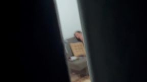 hotwife seduziu o moto uber deixou ele fuder sua buceta e cuzinho enquanto o corno estava escondido. no final marido aparece e pega eles no flagra