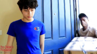 Hisap zakar, pancutan mani, pasangan, hitam, tanpa baju, menjilat – lelaki muda amatur, zakar hitam besar dicuit masuk ke dalam lubang