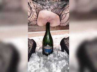 bottle of Champagne insertion