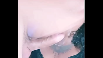 Novinho dotad&atilde_o arrega&ccedil_ou minha garganta , e ainda gozou na garganta