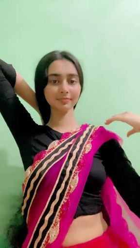 Desi Girl in Desi Dress Showing Her Tits