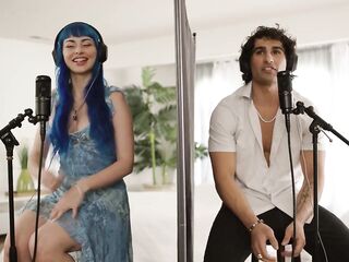 Blue-Haired Dominatrix-bitch Jewelz Blu Has An Intensive Climax Whilst Riding Zane Walker