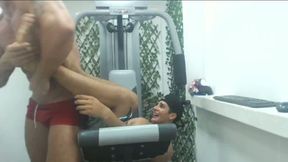 Tickling Feet Betwen a Daddy Gymed & a Twink and Some \'\'fighting\'\'