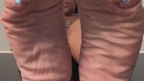 Hydrate My Deep Thick Meaty Wrinkled Soles - Queensizesexyfeet