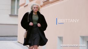 Brittany Bardot, addicted to tattoos and anal!