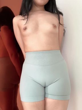 Perky amateur shows off her natural tits