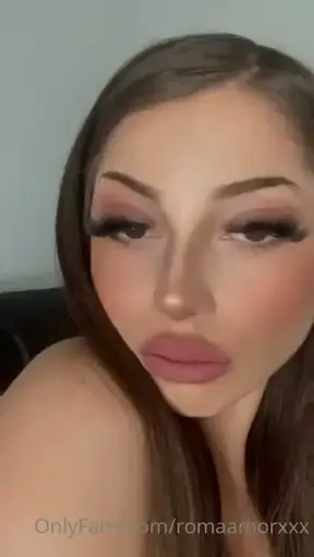 Denme 30 minutos para terminar de arreglarme y comencemos con las videollamadas 💋💋💋💋